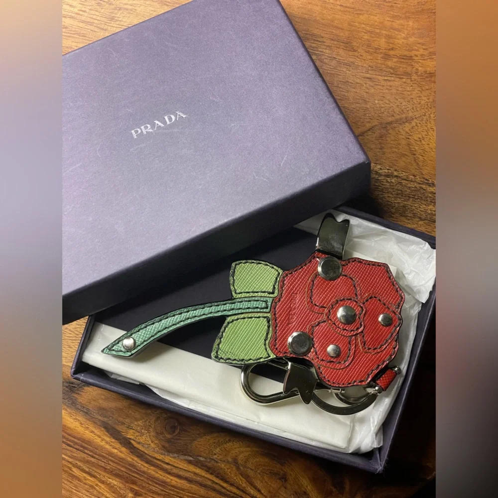 PRADA Portachiavi Red Tattoo Saffiano Leather Rose Bag Charm w/Box - Picture 7 of 7